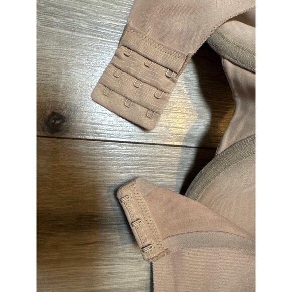 Olga By Warners Womens Underwire Bra 38DD Beige Nylon/Spandex Blend Adjustable S - Picture 4 of 6